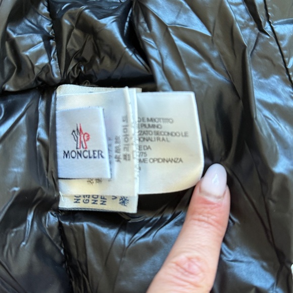 Moncler Black Quilted Vest - Picture 6 of 7